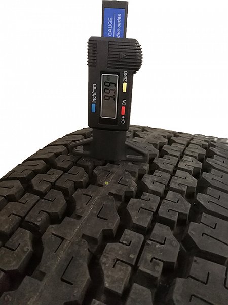 Bridgestone D689 RF DM Nyári gumi